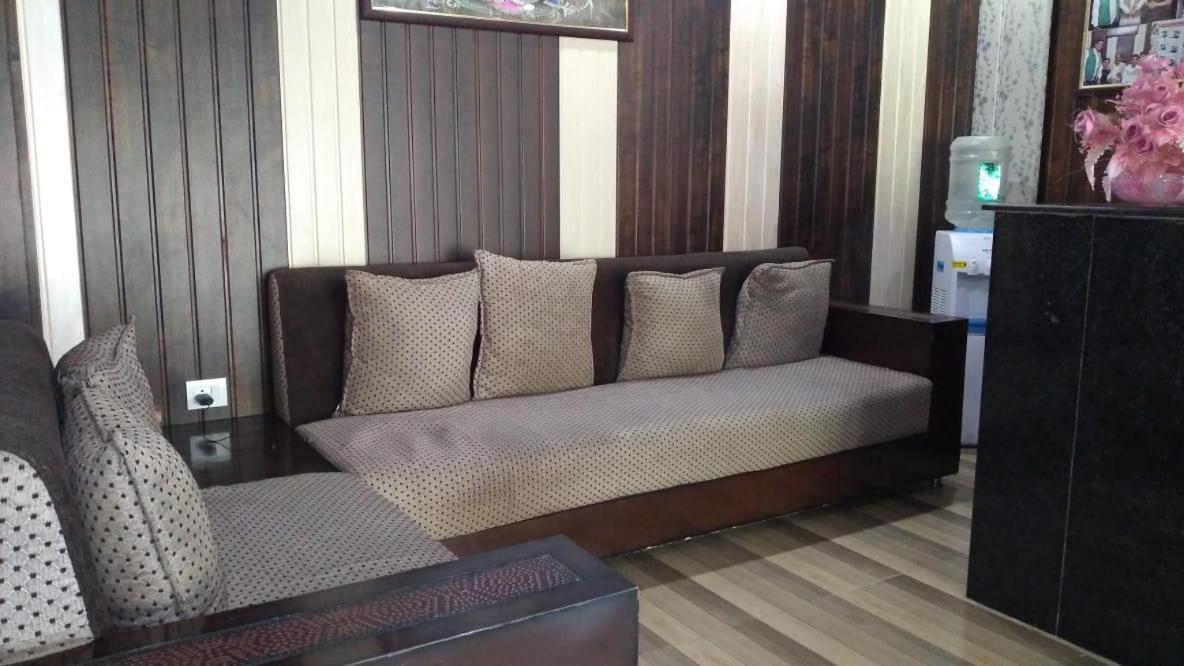 Hotel Vishla Palace By Uttarakhand Hotel Hospitality Narendra Nagar المظهر الخارجي الصورة